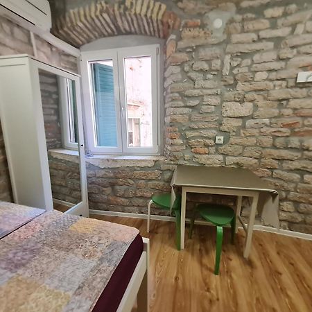Rooms & Studio Apartments Šibenik Pokoj fotografie